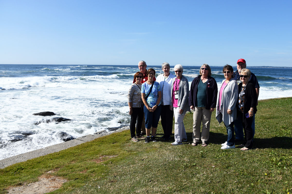 252 M.and C.Brown, P.Willis, M.Bredow, J.Hamling, J.Gocke, P.Carpenter, K.Sherman and P.Hromadka-Ernst at Brenton Point State Park.jpg